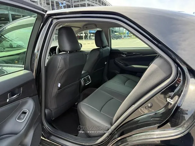 今までの中古車売買は市場に出回る中で、いくつもの業者や輸送費がかかっていて、購入時に大きなコストが上乗せされていました。MOTA DIRECTはそんな中間コストを大幅に削減。だから安く販売! トヨタ クラウンハイブリッド