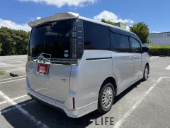 トヨタ ヴォクシー