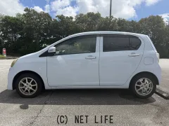 ダイハツ ミライース