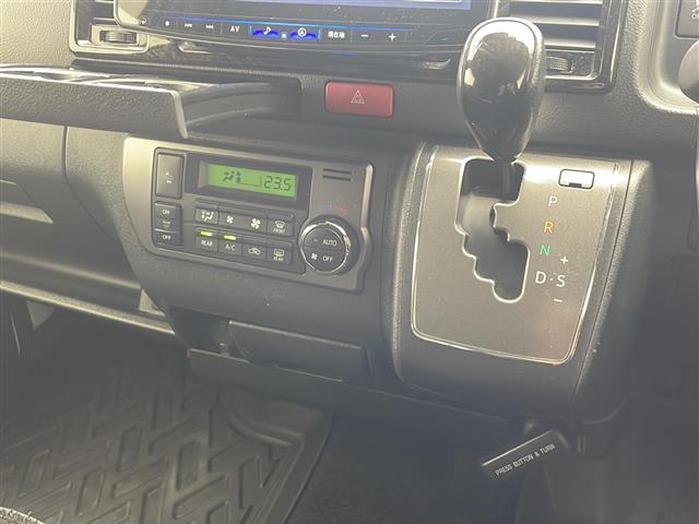 トヨタ ハイエースバン