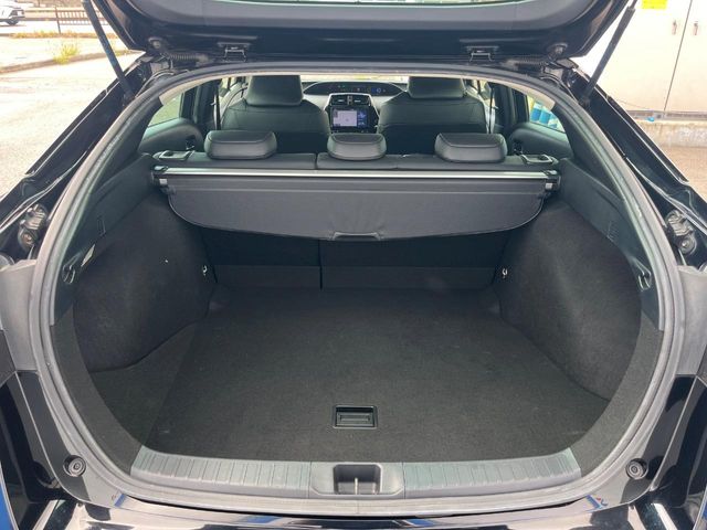 トヨタ プリウス