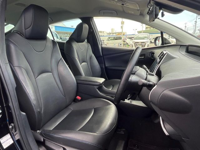 トヨタ プリウス