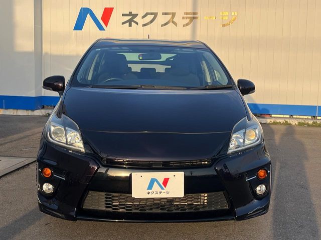 トヨタ プリウス