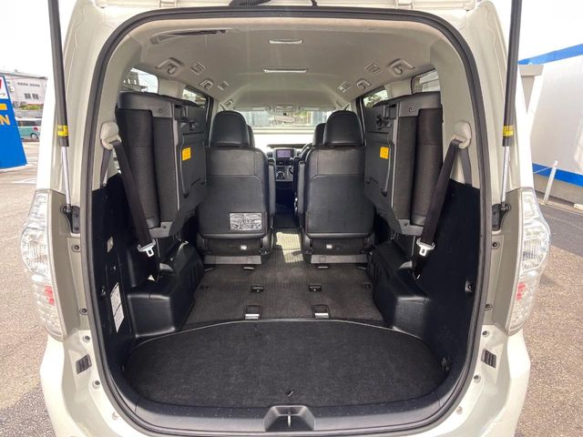 トヨタ ヴォクシー