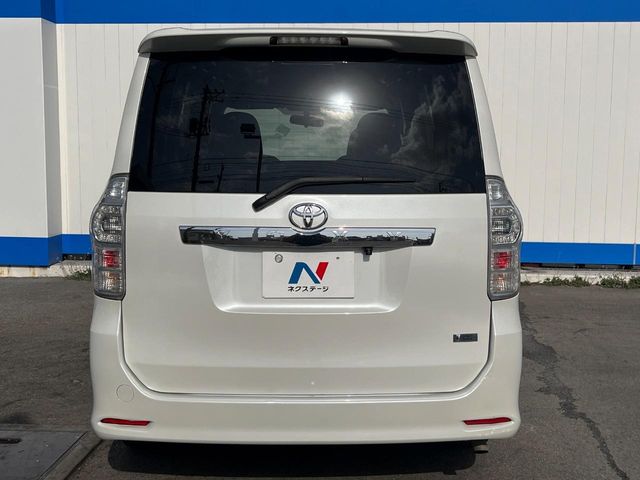 トヨタ ヴォクシー