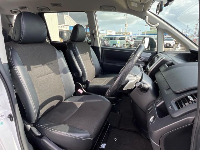 トヨタ ヴォクシー