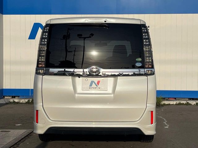 トヨタ ヴォクシー