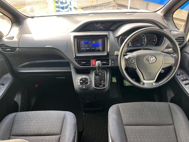 トヨタ ヴォクシー