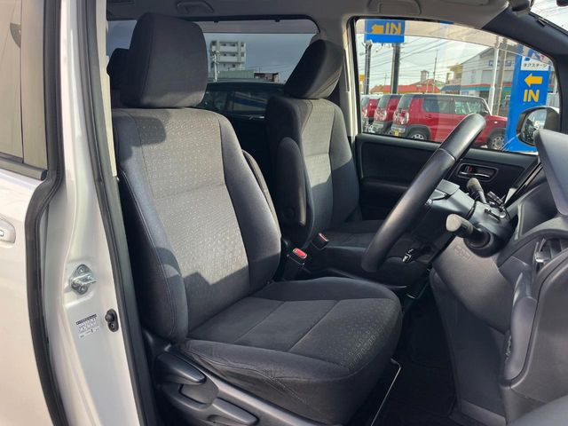 トヨタ ヴォクシー