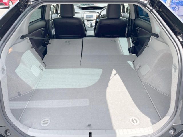 トヨタ プリウス