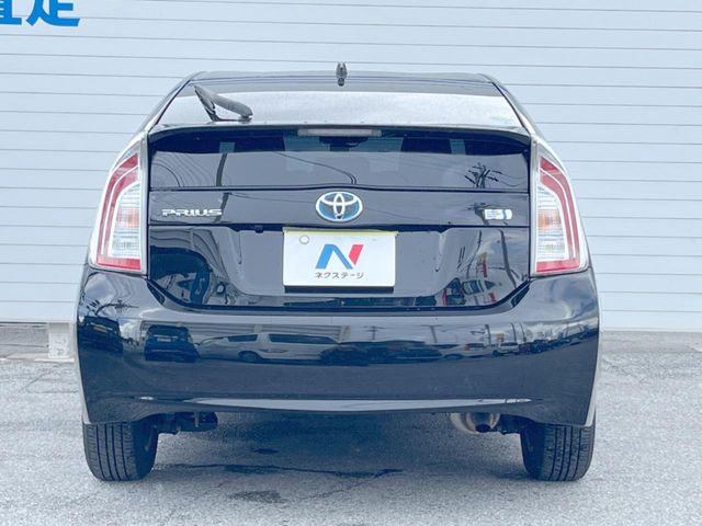 トヨタ プリウス