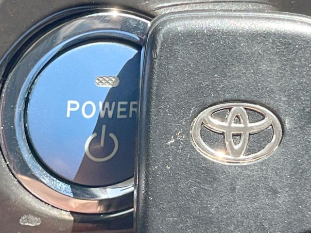 トヨタ プリウス