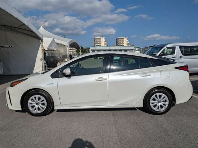 トヨタ プリウス