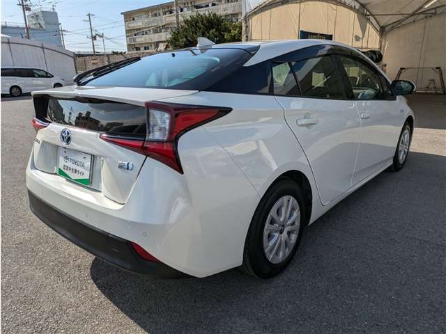 トヨタ プリウス