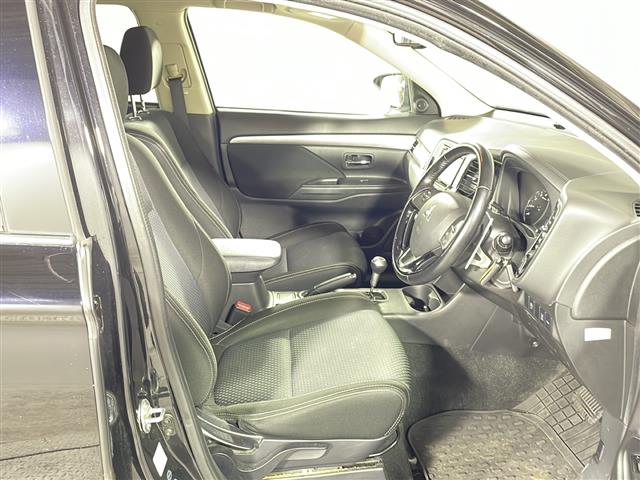 三菱 アウトランダー