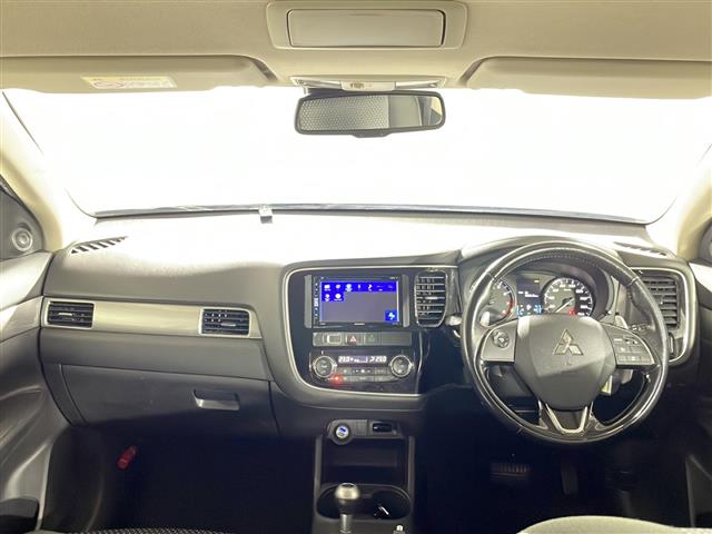 三菱 アウトランダー