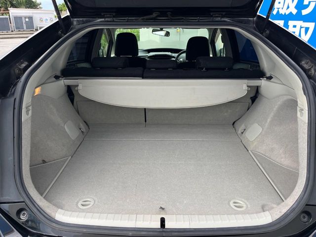 トヨタ プリウス