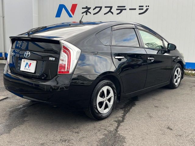 トヨタ プリウス