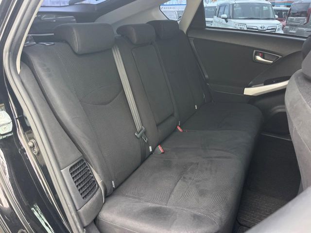 トヨタ プリウス