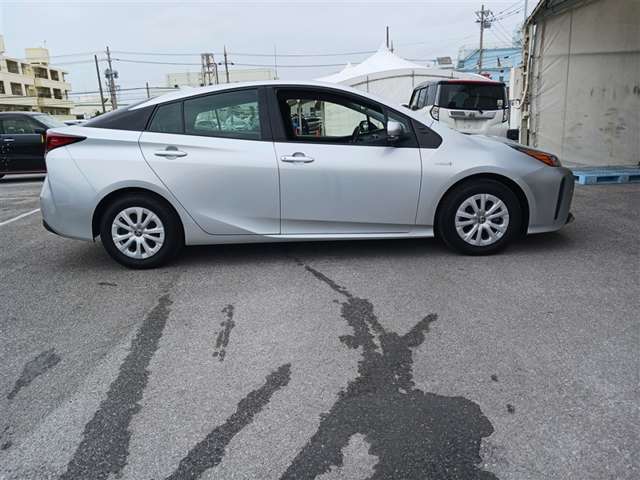 トヨタ プリウス