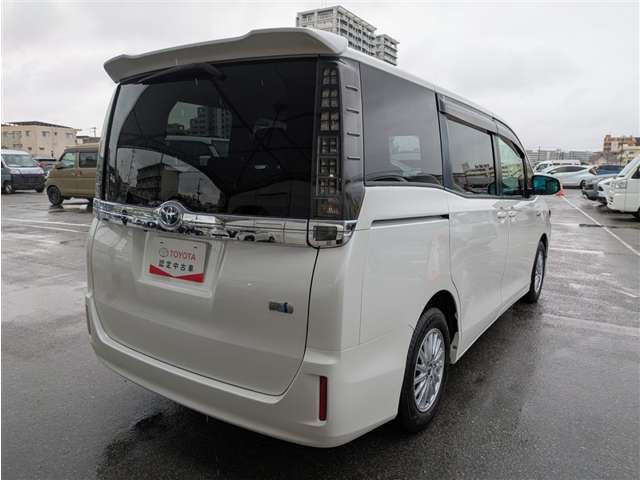 トヨタ ヴォクシー