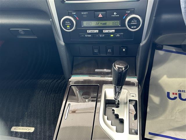 トヨタ カムリハイブリッド