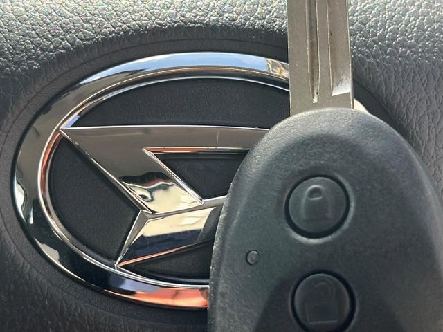 ダイハツ ミライース
