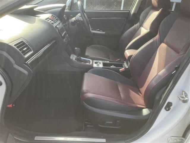 スバル レヴォーグ