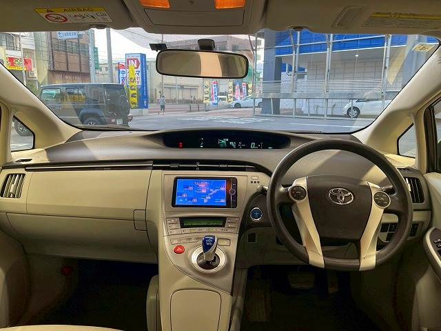 トヨタ プリウス