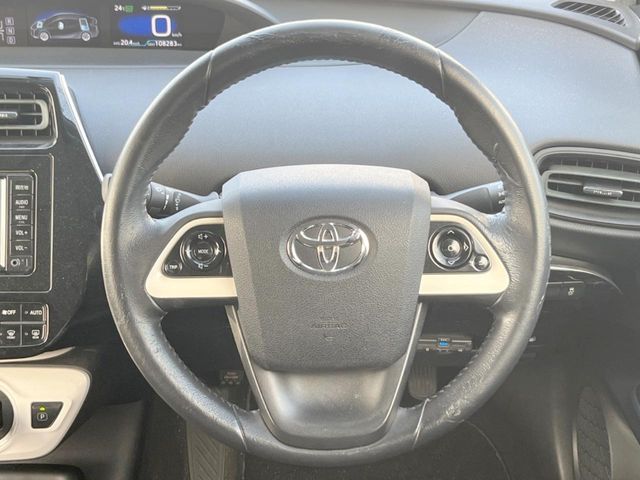 トヨタ プリウス