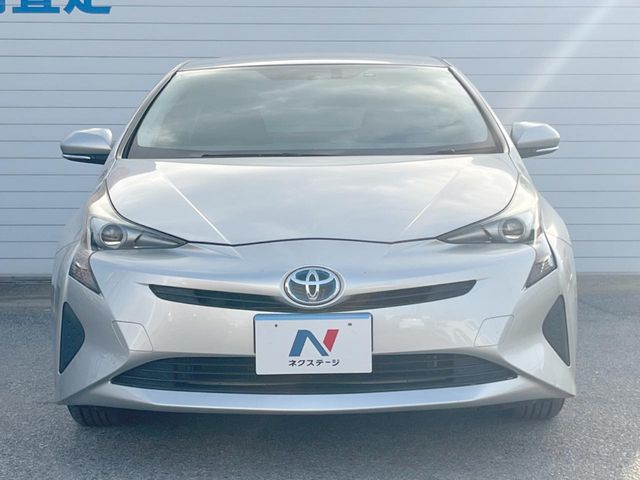 トヨタ プリウス