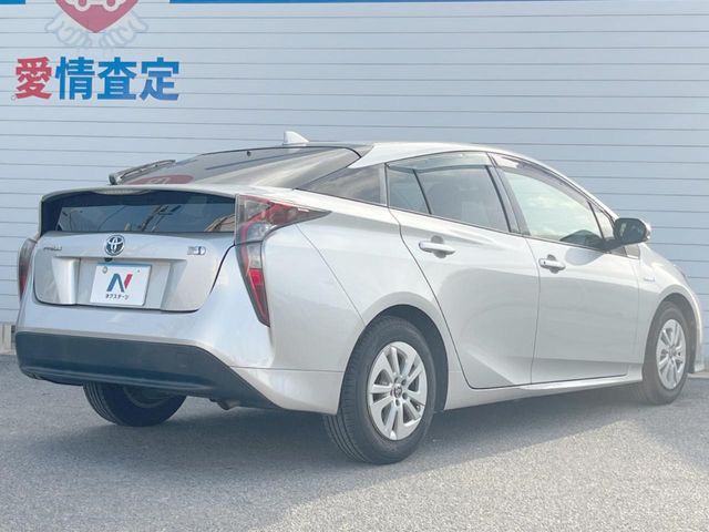 トヨタ プリウス