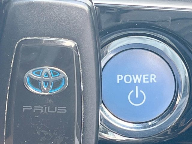 トヨタ プリウス