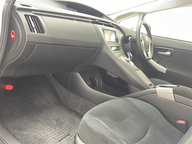 トヨタ プリウス