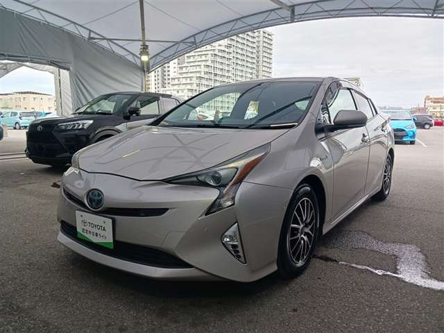 トヨタ プリウス