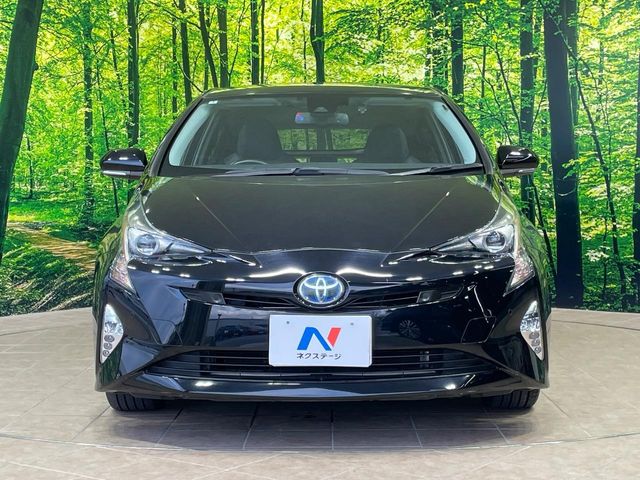 トヨタ プリウス