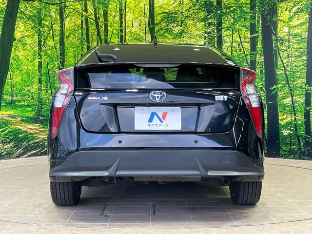 トヨタ プリウス