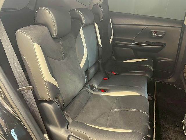 トヨタ プリウスα