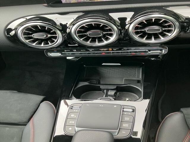 メルセデス・ベンツ CLAクラス