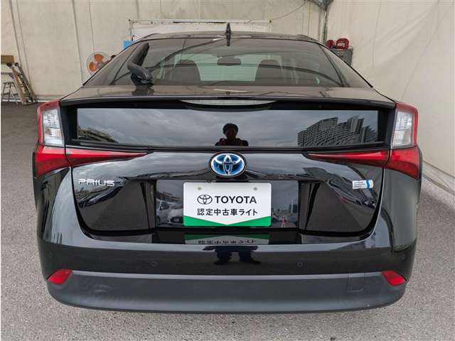 トヨタ プリウス