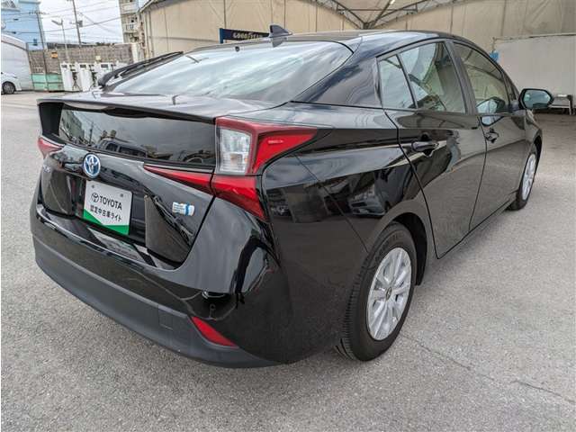 トヨタ プリウス