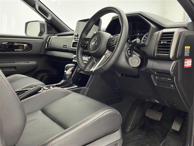 三菱 トライトン