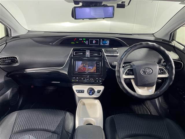 トヨタ プリウス