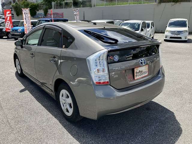 トヨタ プリウス