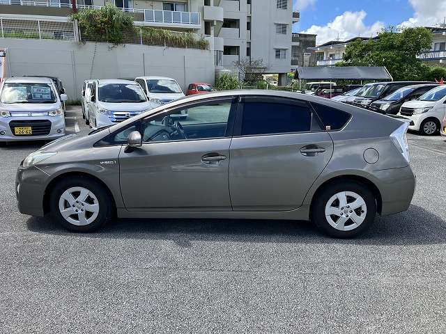 トヨタ プリウス