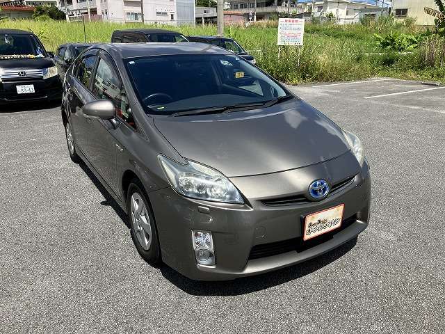 トヨタ プリウス