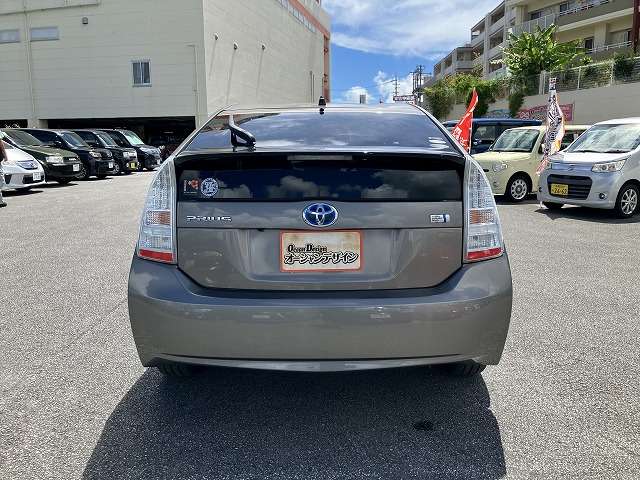 トヨタ プリウス