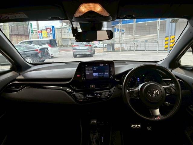 トヨタ C-HR
