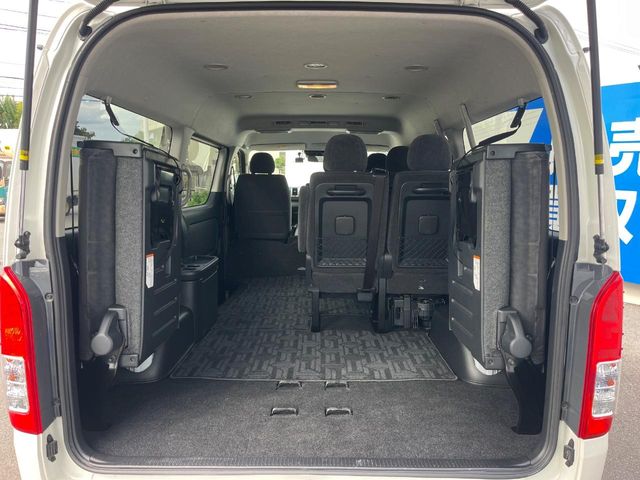 トヨタ ハイエース