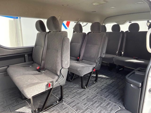 トヨタ ハイエース